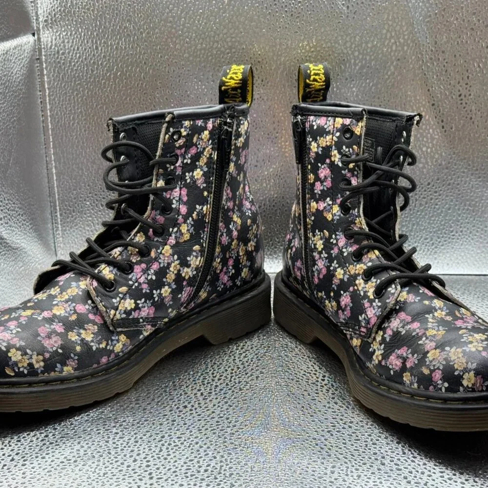Size 3 - Dr.‎ Martens Delaney Black Kids Side Zip Floral Combat Boots SK04F